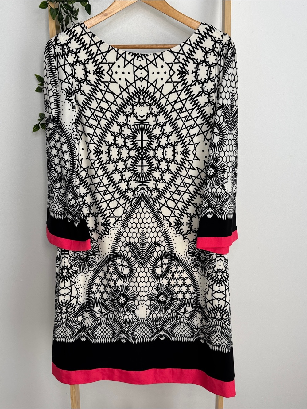 Eliza J Black & White A‑Line Shift Dress w/ Pink Trim | Size 12